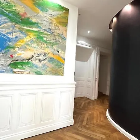 120 M2 En Ultra Centre De St-etienne דירה